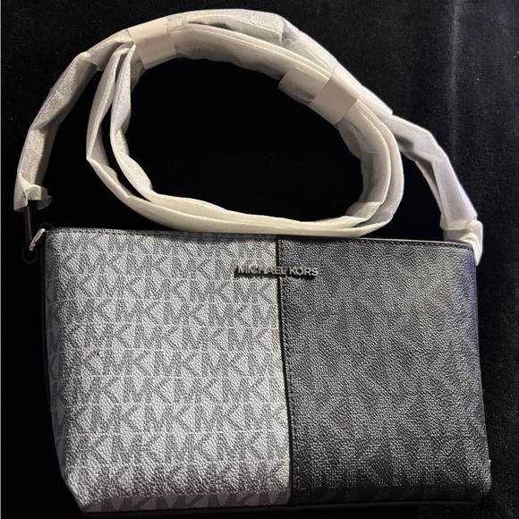 Michael Kors Jet Set Travel SM Top zip Crossbody Bag. ( Navy Multi ) New - Picture 8 of 16